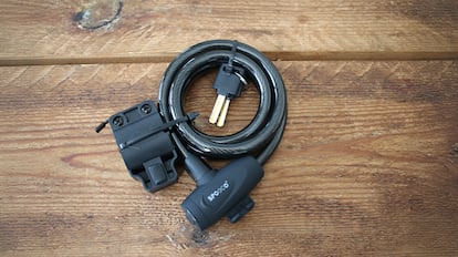 Además de ser ligero y flexible, el candado antirrobo SpGood es casi imposible de romper.