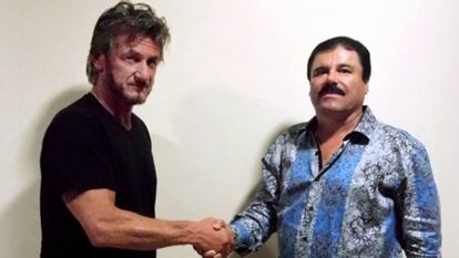 El actor Sean Penn (a la izquierda) y Joaquín Guzmán, en una fotografía que la revista Rolling Stone publicó como parte del texto de Sean Penn sobre su entrevista con el narcotraficante