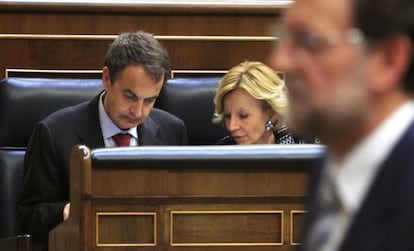 Pleno donde Zapatero (sentado junto a la exministra Salgado) anunci&oacute; los recortes en mayo de 2010.  