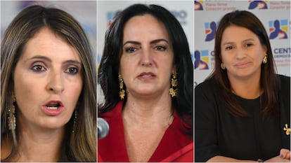 Las senadoras Paloma Valencia, María Fernanda Cabal y Paola Holguín, durante un discurso de oposición al Gobierno de Petro, el 8 de agosto de 2022.