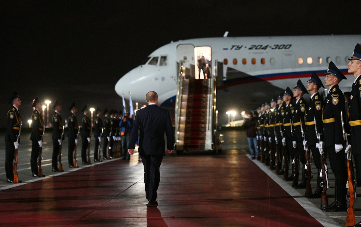 Flowers, praise and greetings in Spanish: Putin boasts about the exchange of Russian “patriots” for Western prisoners