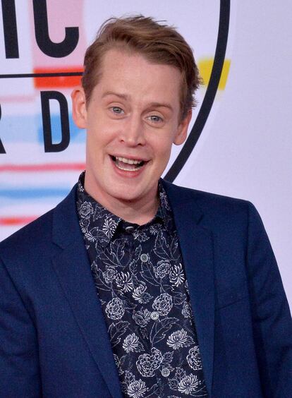 Macaulay Culkin fue el niño prodigio por excelencia que con solo 10 años ganó su primer millón de dólares gracias a ‘Solo en casa’. Pero alcanzar el éxito antes de la adolescencia hizo que no supiera gestionar la fama y a los 14 se retiró. Desde entonces, ha creado un grupo de rock, un blog y hasta una web de estilo, ha dejado atrás las adicciones y ha recuperado su buen aspecto.