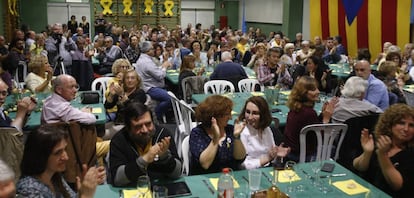 Sopar solidari groc a l'escola Els Alocs, a Vilassar de Mar.