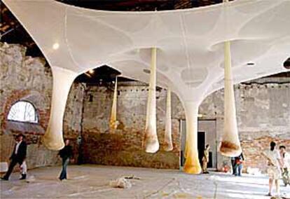 Instalación de Ernesto Neto en la Isolotto del Arsenale.