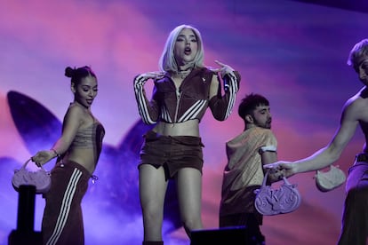 Kenia Os durante su concierto en el festival AXE Ceremonia en el Parque Bicentenario en Ciudad de México, el 24 de marzo de 2024.