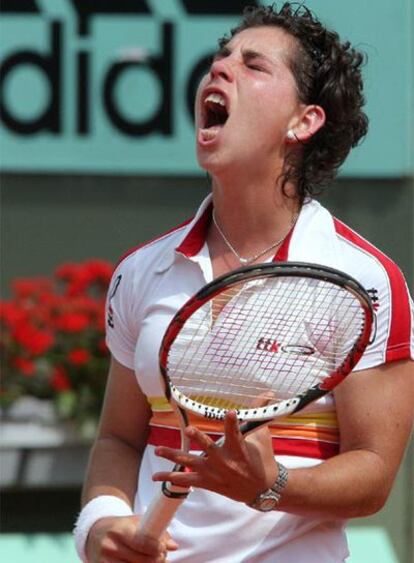 Carla Suárez , tras ganar un punto a Pennetta.