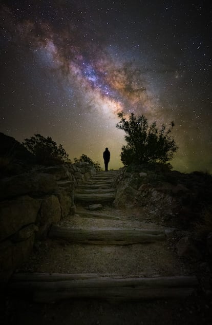 Escalera hacia los cielos en el parque nacional Big Bend en Texas (Estados Unidos).