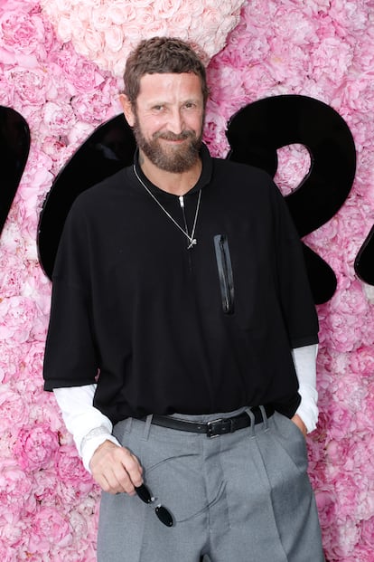 Stefano Pilati. Se encargó de Yves Saint Laurent durante ocho años, desde que se fue Tom Ford en 2004 hasta que llegó Hedi Slimane en 2012. Más tarde, el milanés nacido en 1965 se ocupó de la dirección creativa de Zegna y desde febrero de 2016 busca su sitio. En junio del año pasado y de nuevo en enero de este año insinuó a través de una historia de Instagram que lanzaba una colección de moda agender llamada Random Identities, pero la nueva marca no se ha concretado.