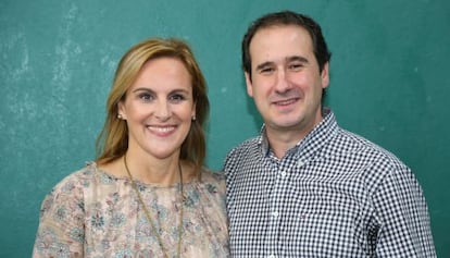 El alcalde de Arrigorriaga, Asier Albizua, junto a la presidenta del PNV de Bizkaia, Itxaso Atutxa.