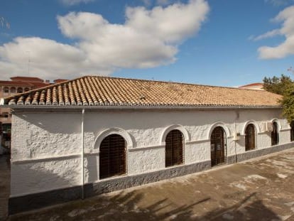 Colegio de Cenes de la Vega, uno de los ocho centros catalogados.