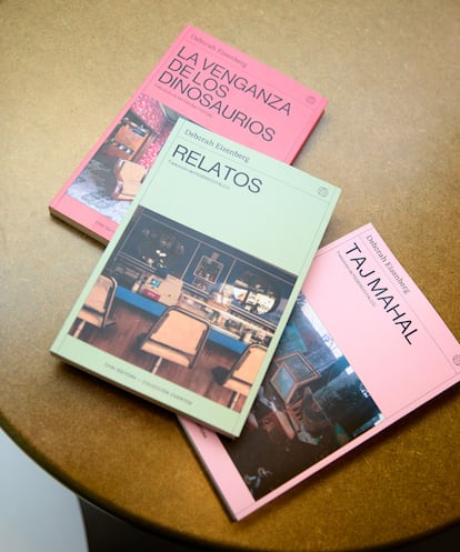 Chai Editora ha publicado en español varias de las colecciones de relatos escritas por Deborah Eisenberg.