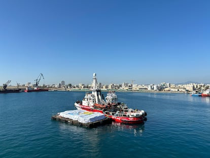 El barco ‘Open Arms’ es el primero en llevar ayuda humanitaria a Gaza por mar en una misión conjunta con la ONG World Central Kitchen.