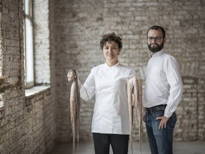 Nieves Barragán Mohacho y José Etura, chef y director general del restaurante Sabor en Londres.