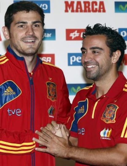 Together we stand: Iker Casillas and Xavi Hernández helped diffuse tension between national team players