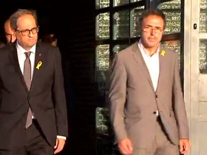 El president Torra (esq.) i el director de serveis penitenciaris de la Generalitat, Amand Calderó, en una visita del President a la presó de Llenoders.