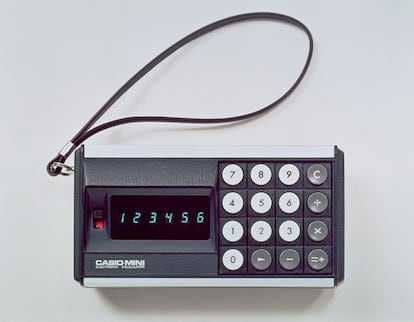  Casio Mini, fabricada en 1972, fue la calculadora de uso personal más pequeña del mundo hasta la fecha. (Cortesía de Casio).