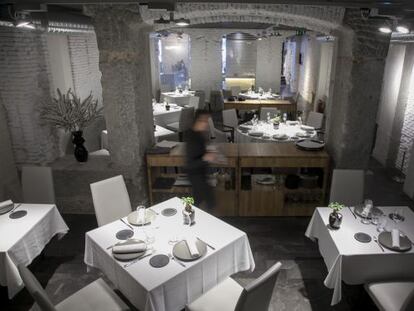 Comedor del restaurante Alabaster, en Madrid, con diseño interior de Eduardo Aurtenechea.