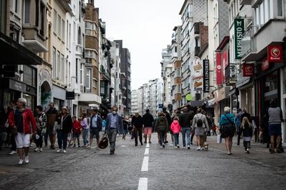 La ciudad belga de Ostende ha impuesto controles de aforo en calles céntricas para prevenir la propagación de la covid-19.

