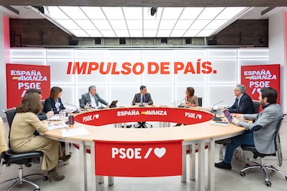 Reunión del Comité Organizador de la Convención Política del PSOE, el 15 de enero en la sede del partido en Ferraz.