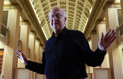 El f&iacute;sico Peter Higgs en la Universidad de Edimburgo.