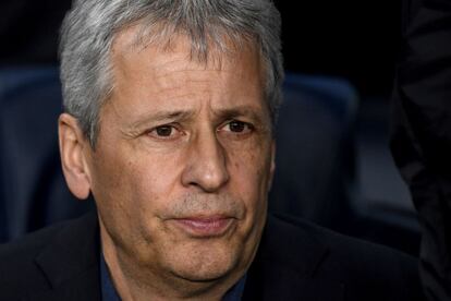 Lucien Favre entrenador del Dortmund antes del partido.