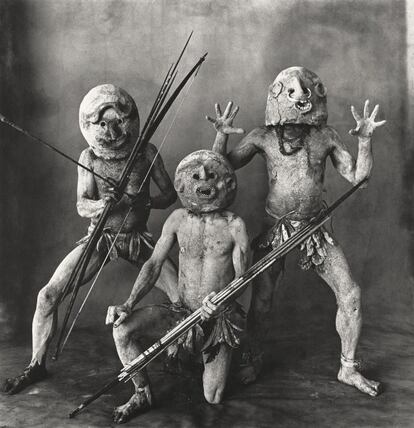 Three Asaro Mud Men, Nueva Guinea, 1970