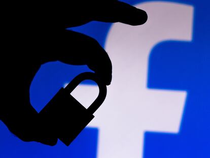 La red social ha recibido una orden preliminar que establece que la compañía ya no podrá enviar los datos de sus usuarios europeos a sus servidores de Estados Unidos.