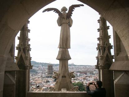 Vista de Barcelona desde la base del cimborrio de la catedral de Barcelona.