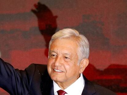 El nuevo presidente mexicano, Andr&eacute;s Manuel L&oacute;pez Obrador, celebra su victoria en las elecciones. 