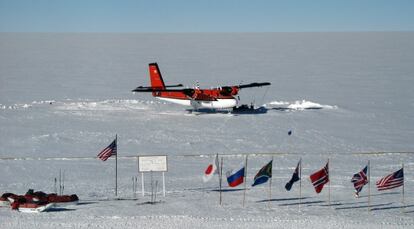 Un avión como el siniestrado, en la base Amundsen-Scott en 2006.