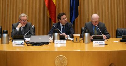 G. Maas, J. Toledo y N. Sartorius, durante el foro organizado este jueves en Madrid. 