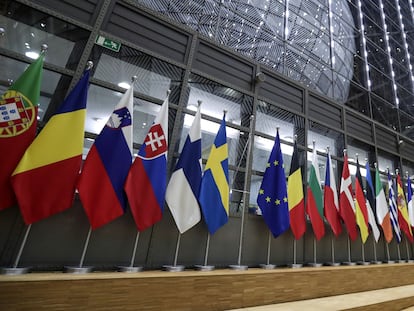 Banderas de los países pertenecientes a la Unión Europea, en Bruselas.