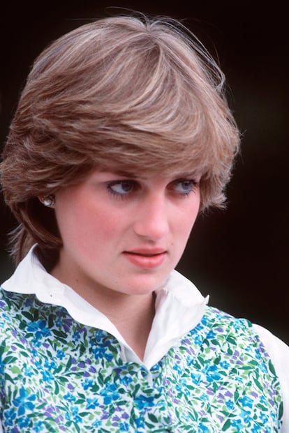 Días antes de su boda, una jovencísima Diana acudía a un torneo de polo en el cual competía su prometido, Carlos.