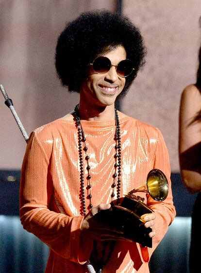 Prince también acudió para presentar uno de los premios.