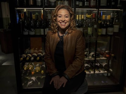 Almudena Alberca, primera mujer Master of Wine de España, en un restaurante cerca del Retiro en Madrid.