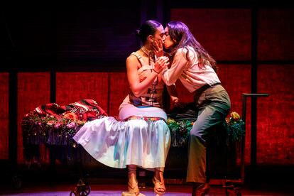 Pase gráfico de la obra 'Chavela, la última chamana', en el Teatro Marquina de Madrid, el 21 de febrero.