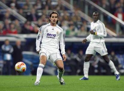 Gago, con Diarra al fondo, durante un partido en el Bernabéu.