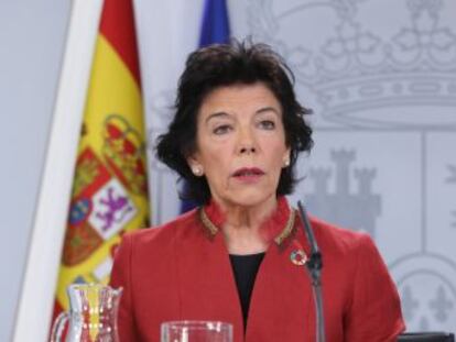 Ana Pastor culpa al adelanto electoral del freno a la ley de la eutanasia y aboga por una ley de cuidados paliativos