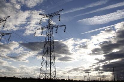 Torres de alta tensi&oacute;n de electricidad.