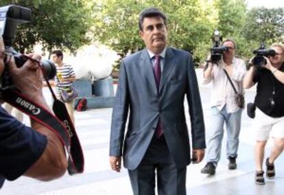 Luis Lóbon, a su llegada a la ciudad de la Justicia de Valencia para declarar el pasado mes de julio.