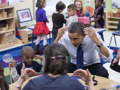 El presidente Barack Obama, durante su visita a un colegio de Decatur (Georgia).