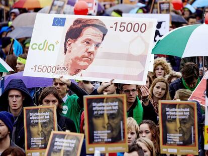 Manifestación de estudiantes en La Haya, en 2014, por la conservación de derechos sociales.