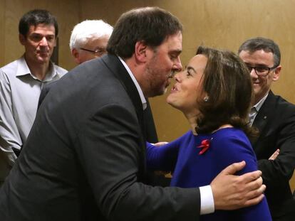 Oriol Junqueras i Soraya Sáenz de Santamaría, en el Ministeri d'Hisenda, dijous passat.