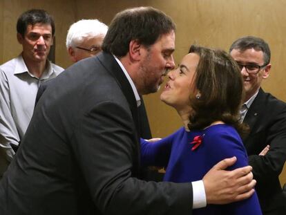 Oriol Junqueras i Soraya Sáenz de Santamaría, en el Ministeri d'Hisenda, dijous passat.