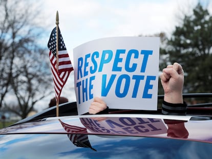 Una protesta a favor del resultado final de las elecciones estadounidenses, en el Estado de Michigan, este lunes.