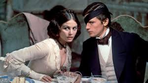 Alain Delon con Claudia Cardinale, en 'El Gatopardo'.