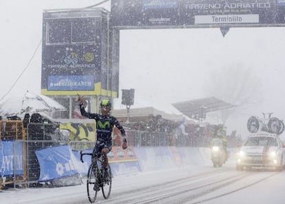 Quintana cruz vencedor la meta de Terminillo.