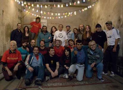 El Canto del Loco, junto a los internos del psiquiátrico José Tiburcio Borda, en Buenos Aires.