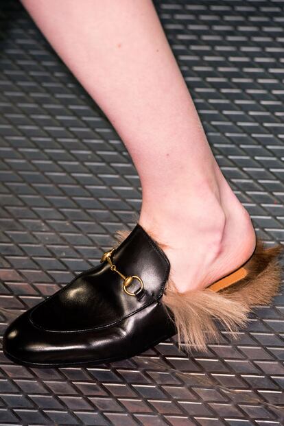 Los 'zapatos peludos' de Gucci son el calzado de la temporada. Su precio ronda los 1.000 euros y en Estados Unidos están prácticamente agotados.