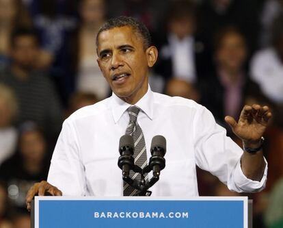 El presidente, Barack Obama, quien aspira a la reelección por el Partido Demócrata, habla durante un mítin en la Universidad de Kent State.